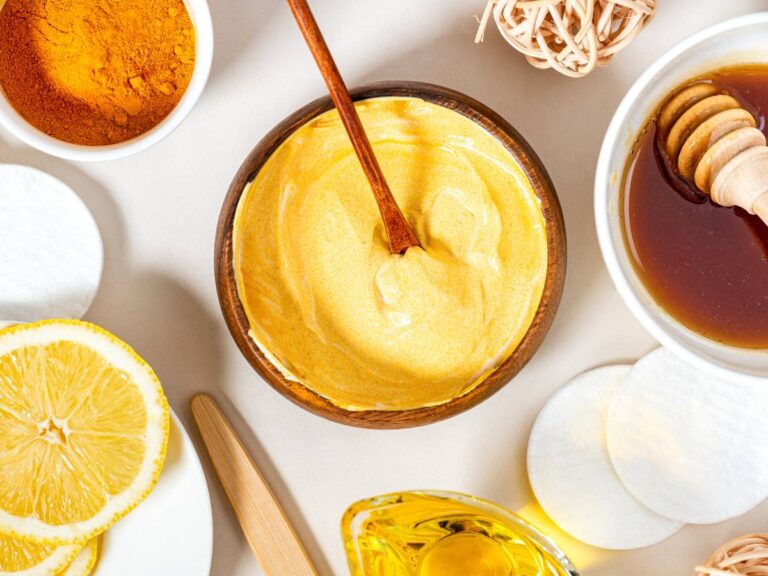 Miód i kurkuma. Obrazek w artykule